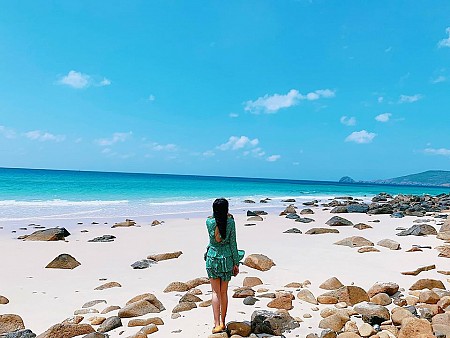 Vũng Tàu - Côn Đảo - Nghĩa Trang Hàng Dương - Miếu Bà Phi Yến - Viếng Chùa Núi Một | Bằng Trực Thăng - 3 Ngày 2 Đêm Vũng Tàu - Côn Đảo - Nghĩa Trang Hàng Dương - Miếu Bà Phi Yến - Viếng Chùa Núi Một | Bằng Trực Thăng - 3 Ngày 2 Đêm